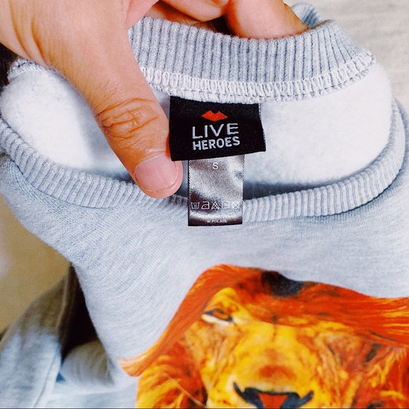 UNISEX Sweeter Lion Print 🦁 - Picture 3 of 4